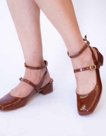 Julieta Cacahuate - Mary Janes Café Color Tendencia 2025