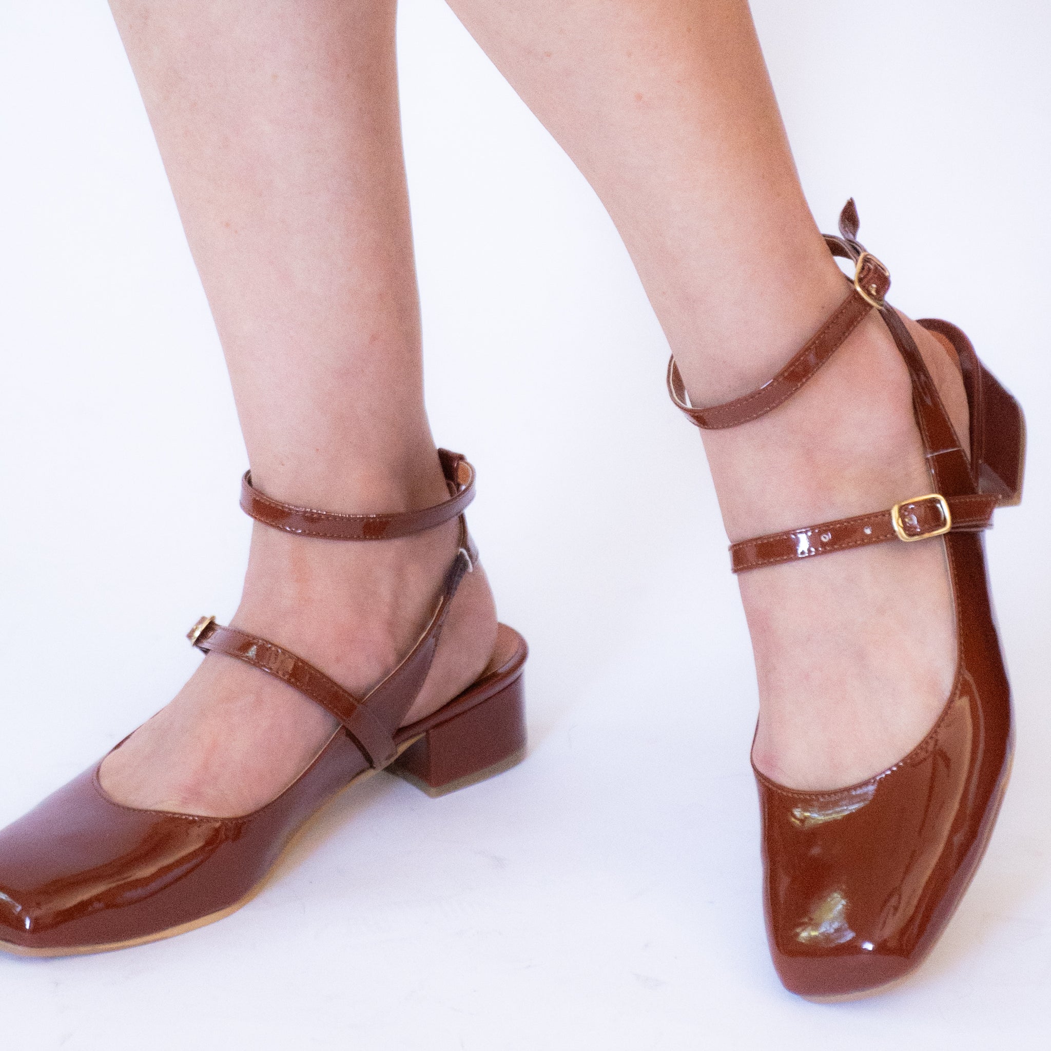 Julieta Cacahuate - Mary Janes Café Color Tendencia 2025